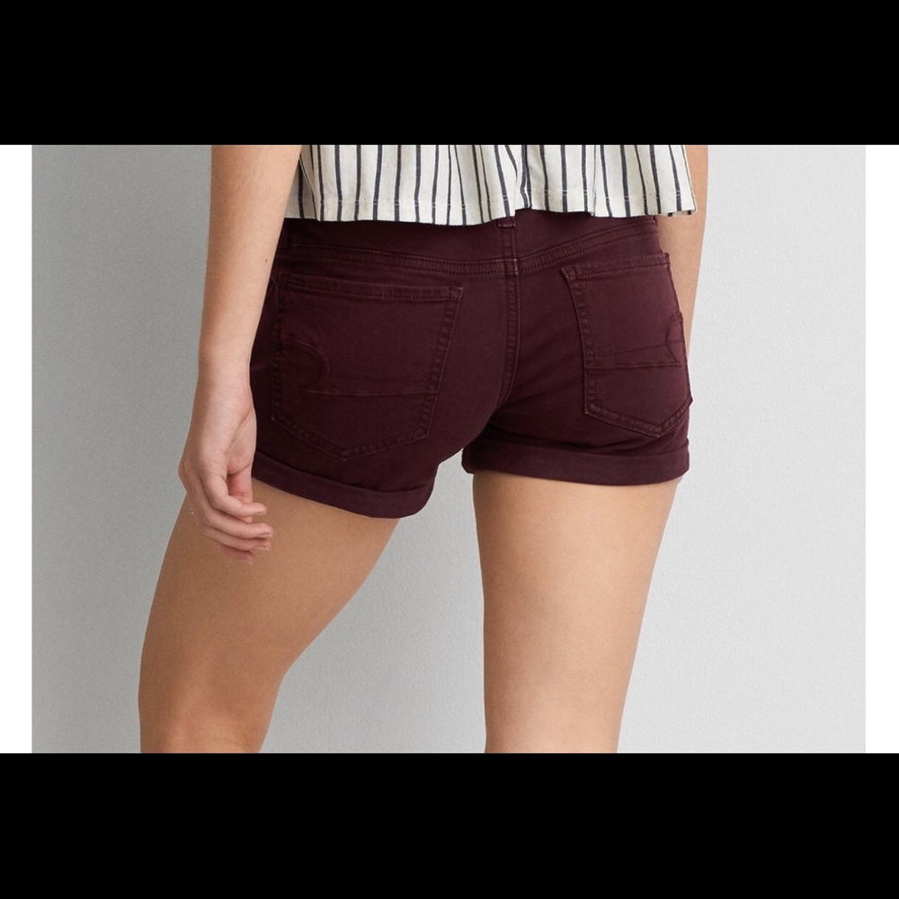AEO BURGUNDY SUPER STRETCH SHORTS